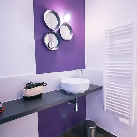 L'optimiste, Draps Compris Et Climatisation *